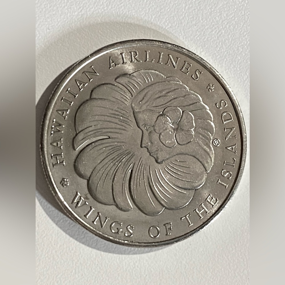 1929-1999 HAWAIIAN AIRLINES WINGS OF THE ISLANDS 70 YEARS SERVICE COIN - Picture 4 of 4